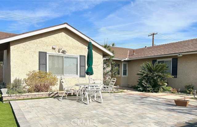 6131 Glenwood Drive Gallery 1