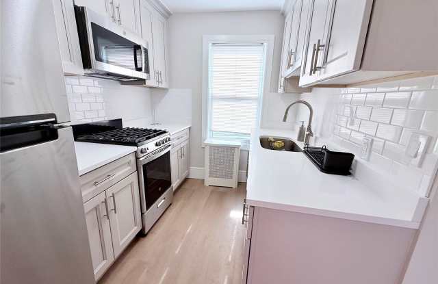 678 Willis Avenue photos photos