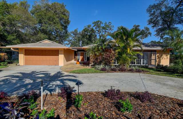 Luxurious 4 bedroom, 3 bath pool home. photos photos