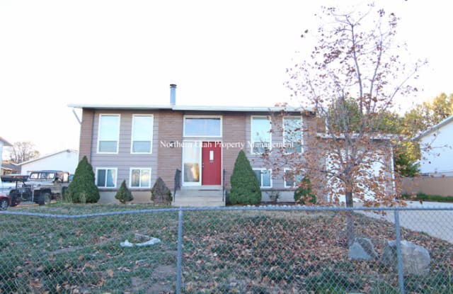 2452 N 970 W photos photos