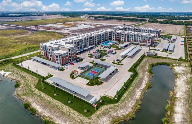 Palladium East Foster Crossing photos photos