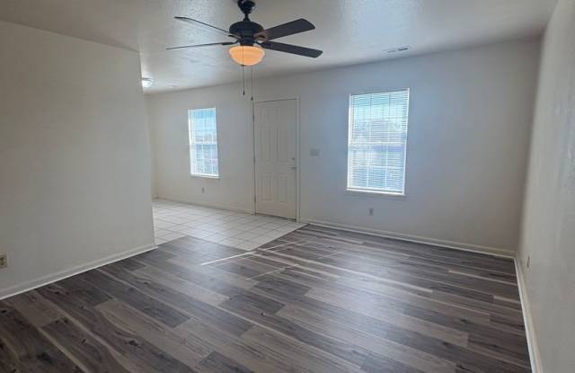 Cozy 2 Bedroom Duplex In Mount Sterling Gallery 4