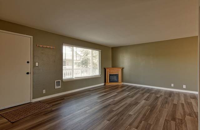 Spacious 2 Bdrm Condo - Budget Friendly! Gallery 4
