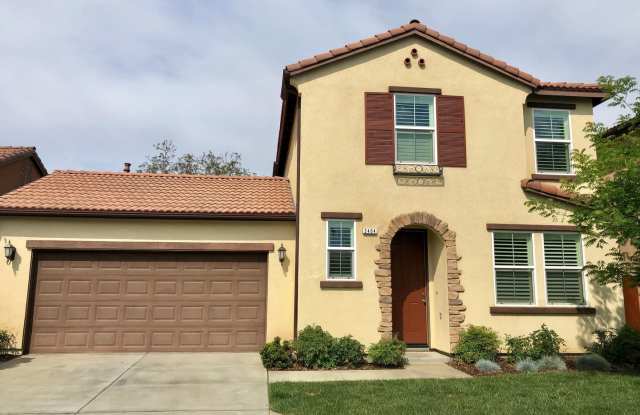 3 BEDROOM 2.5 BATH HOME IN 93230 Available 9/15/2026 photos photos