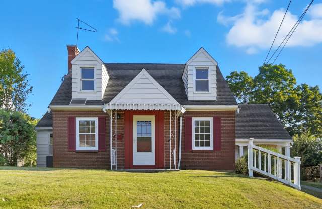 3 Bedroom, 1.5 Bathroom Home in Cincinnati! photos photos