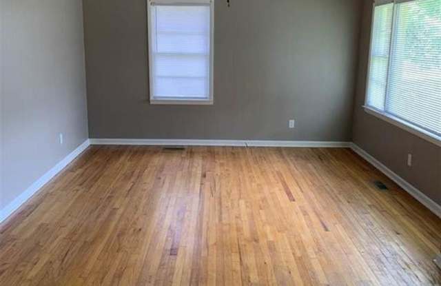 211 Lawn St Gallery 2