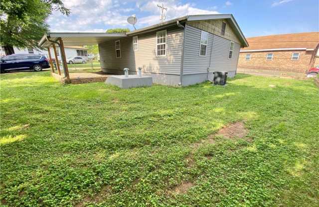103  N Pearl  ST - 103 Pearl Street, Wister, OK 74966