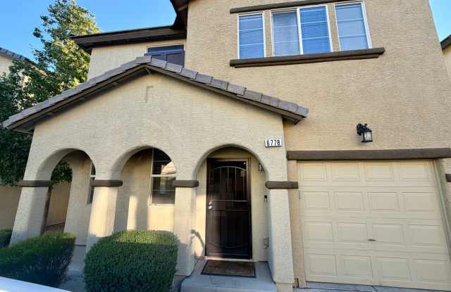 Gorgeous 3 bedroom 1 car garage home in SW ready for immediate move-in!! photos photos