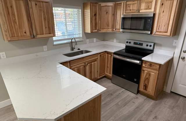 Olympus Cove Five Bedroom Rambler; Amazing View; Hardwood Floors photos photos