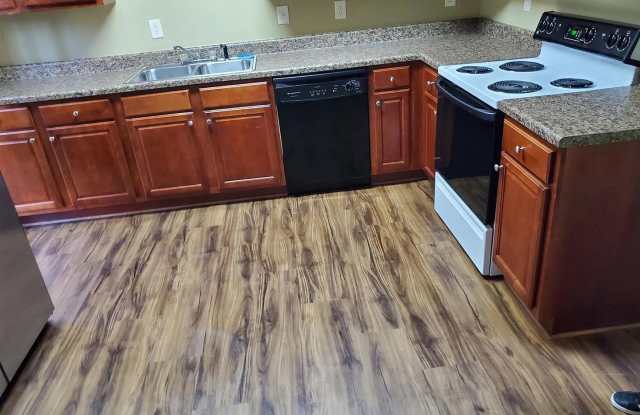 Room in 3 Bedroom Home at Olmadison Pl Gallery 4