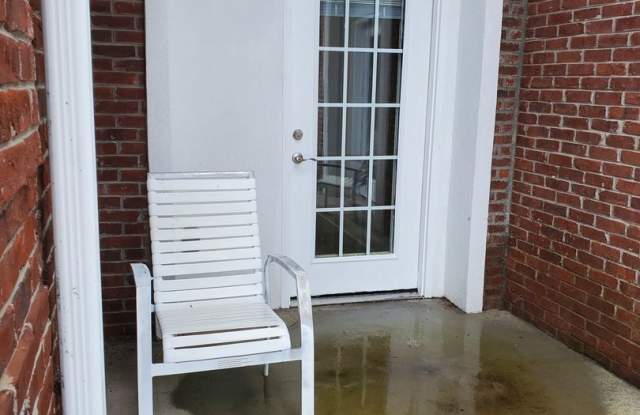 City of Maryville 37801 - 2 Bedrooms, 2 Bath Condo - Contact Karen Robertson (865) 454-7626 photos photos