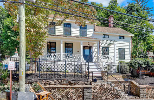 324 Woodbine Avenue photos photos