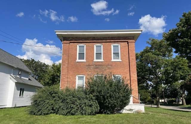 1300 Center St Unit B - 1300 Center Street, Lansing, MI 48906