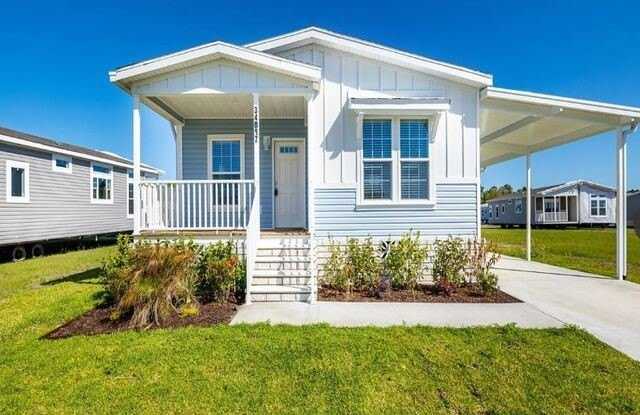 2505 E Bay Dr Gallery 1