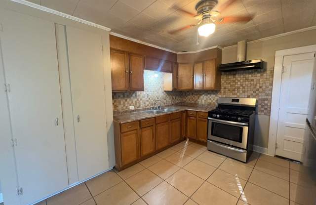 3 Bedroom, 1 Bath Home Available Now Gallery 3