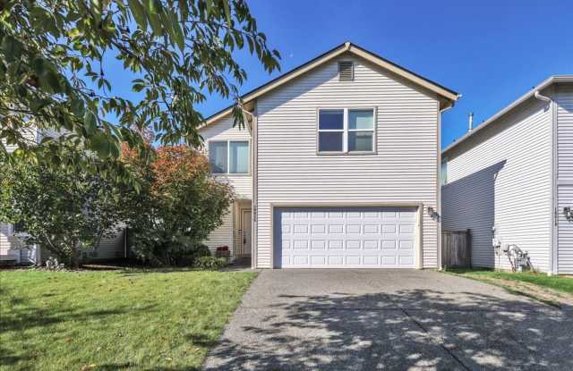 Stylish Yelm Home with A/C, Butcher Block Counters  Fully Fenced Yard! photos photos