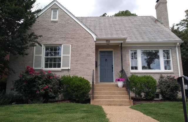 1723 OAKCREST DRIVE photos photos