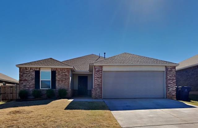 Very Nice 3 Bedroom House in Yukon Schools photos photos