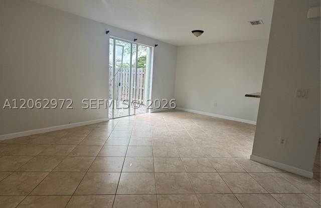 3064 SE 1st Dr Gallery 2