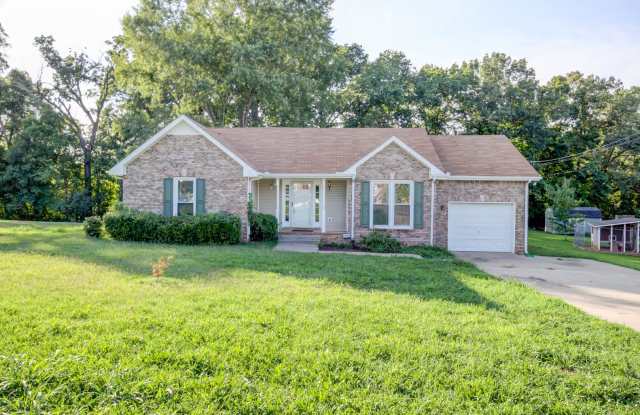 Amazing Brick Front Ranch Home With Hardwood Flooring and Fireplace - 1460 McClardy Road, Clarksville, TN 37042