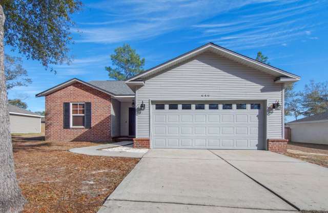 646 Hunters Ridge Road - 646 Hunters Ridge Road, DeFuniak Springs, FL 32433 646 Hunters Ridge Road - 646 Hunters Ridge Road, DeFuniak Springs, FL 32433