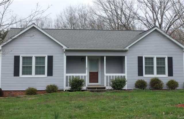 3205 44th Ave Drive - 3205 44th Avenue Drive Northeast, Catawba County, NC 28601