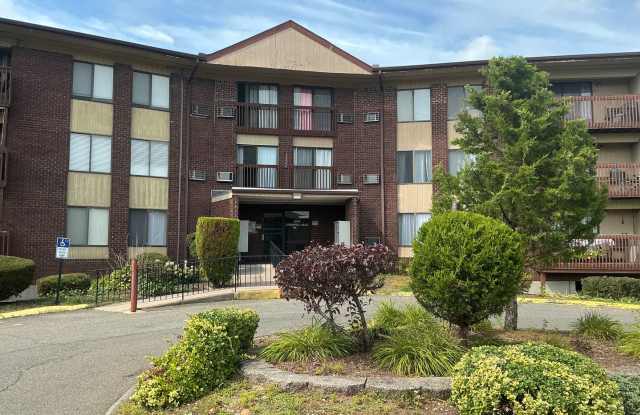 Spacious 2 bedroom Condo Rental photos photos