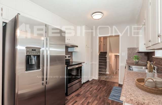 3943 Woodland Circle Southeast Gallery 2