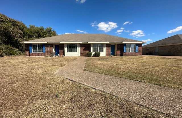 Duplex - 213 Cathy Drive, Robinson, TX 76706