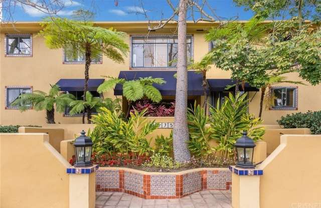 1615 N Laurel Avenue - 1615 North Laurel Avenue, Los Angeles, CA 90046