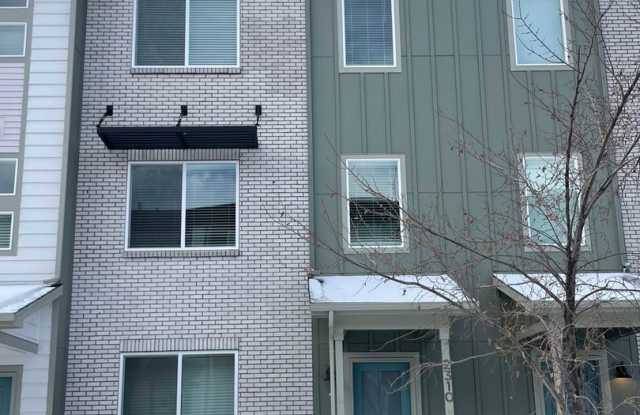 NEW 3 Bed/3.5 Bath Townhome in Broomfield photos photos