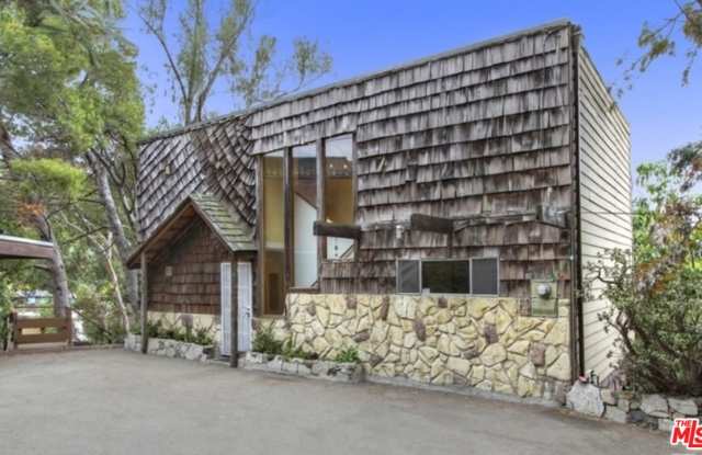 8308 Yuma PL - 8308 Yuma Place, Los Angeles, CA 90046