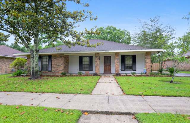 Spacious 3BR/2BA Home with Fenced Yard Carport – Great Location! photos photos Spacious 3BR/2BA Home with Fenced Yard Carport – Great Location! photos photos