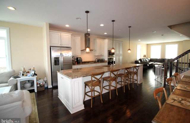20708 DUXBURY TERRACE Gallery 4