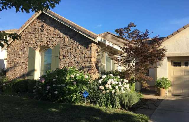 1142 Kensington Way Gallery 1
