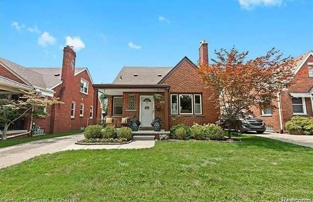 405 N LAFAYETTE Street photos photos