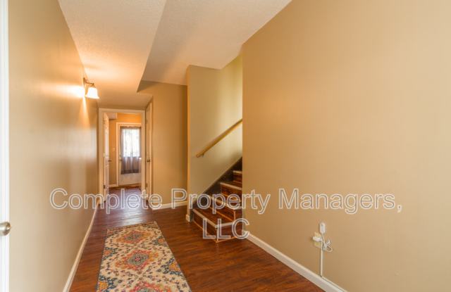 1716 Gateway Gallery 4