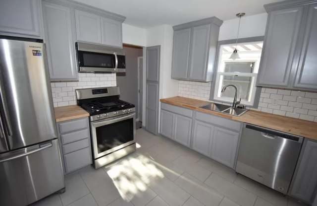 1225 Hubbard Avenue photos photos