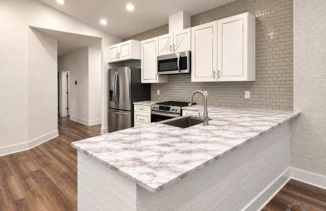 4675 Geneva Dr Gallery 4