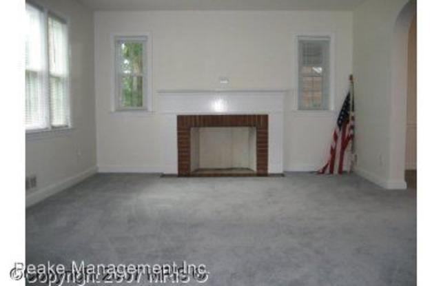 1872  N. Patrick Henry Drive Gallery 3