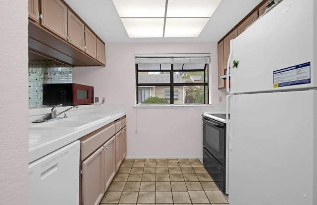 2437 Saint Helena Dr Apt 3 photos photos