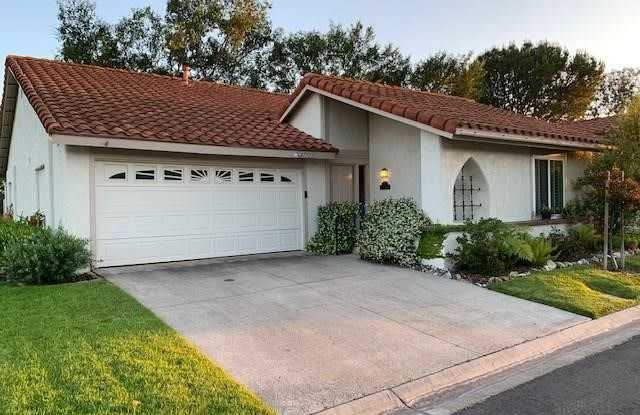 27713 Calle Valdes - 27713 Calle Valdes, Mission Viejo, CA 92692