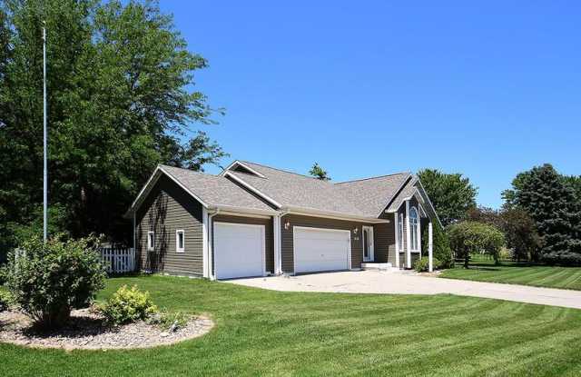 820 Redwood Road Gallery 3