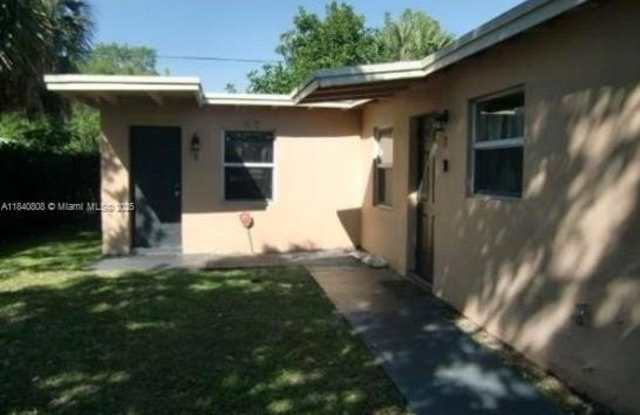 805 NW 12th Ave photos photos