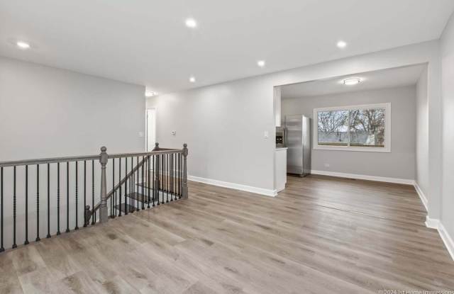741 Yates Avenue Gallery 3