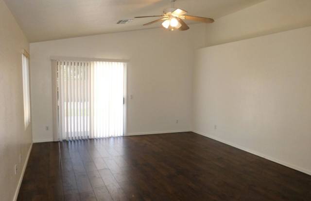 5465 W AUGUSTA Avenue Gallery 2
