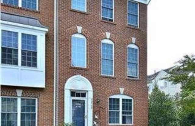 42760 HOLLINGSWORTH TERRACE - 42760 Hollingsworth Terrace, South Riding, VA 20152
