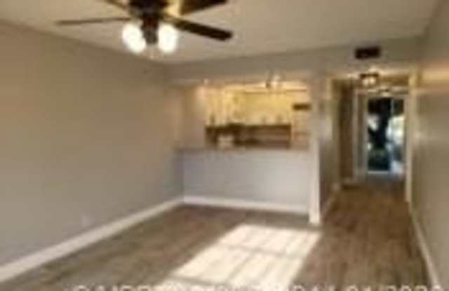 803 SE Central Parkway unit: 5 photos photos