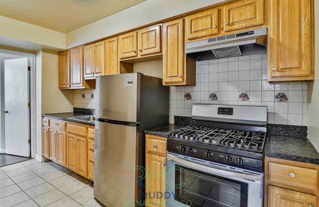 Come Home to Buena Vista 3 Bedroom Apartment in SE Washington DC Gallery 3