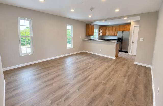 Nice 5 bedroom house on West Falls! (Lease out, pending signatures. Check back in a few days!) Gallery 4